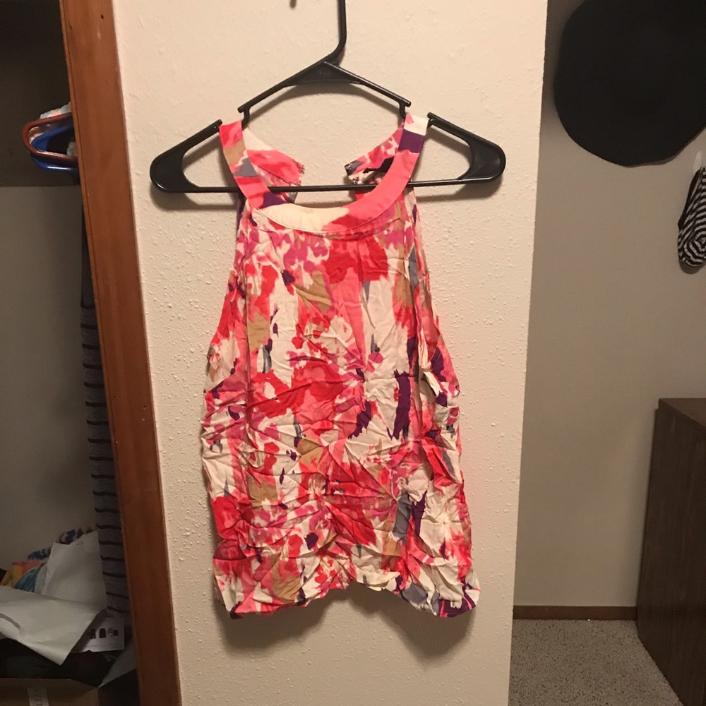 Pink patterned tank